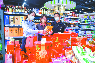 棲霞食藥環大隊開展端午節前食品安全專項檢查行動